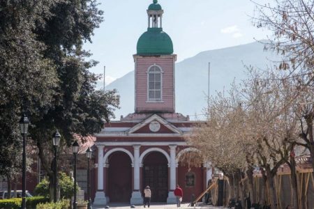 Monumentos: Iglesia de San José de Maipo y su Casa Parroquial